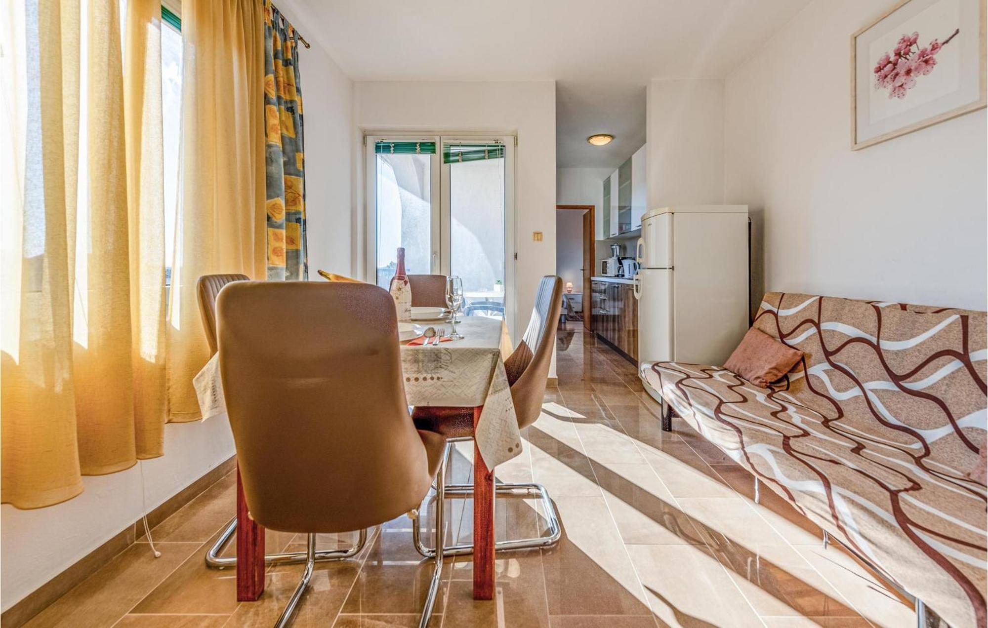 Amazing Apartment In Pakoštane Exterior foto