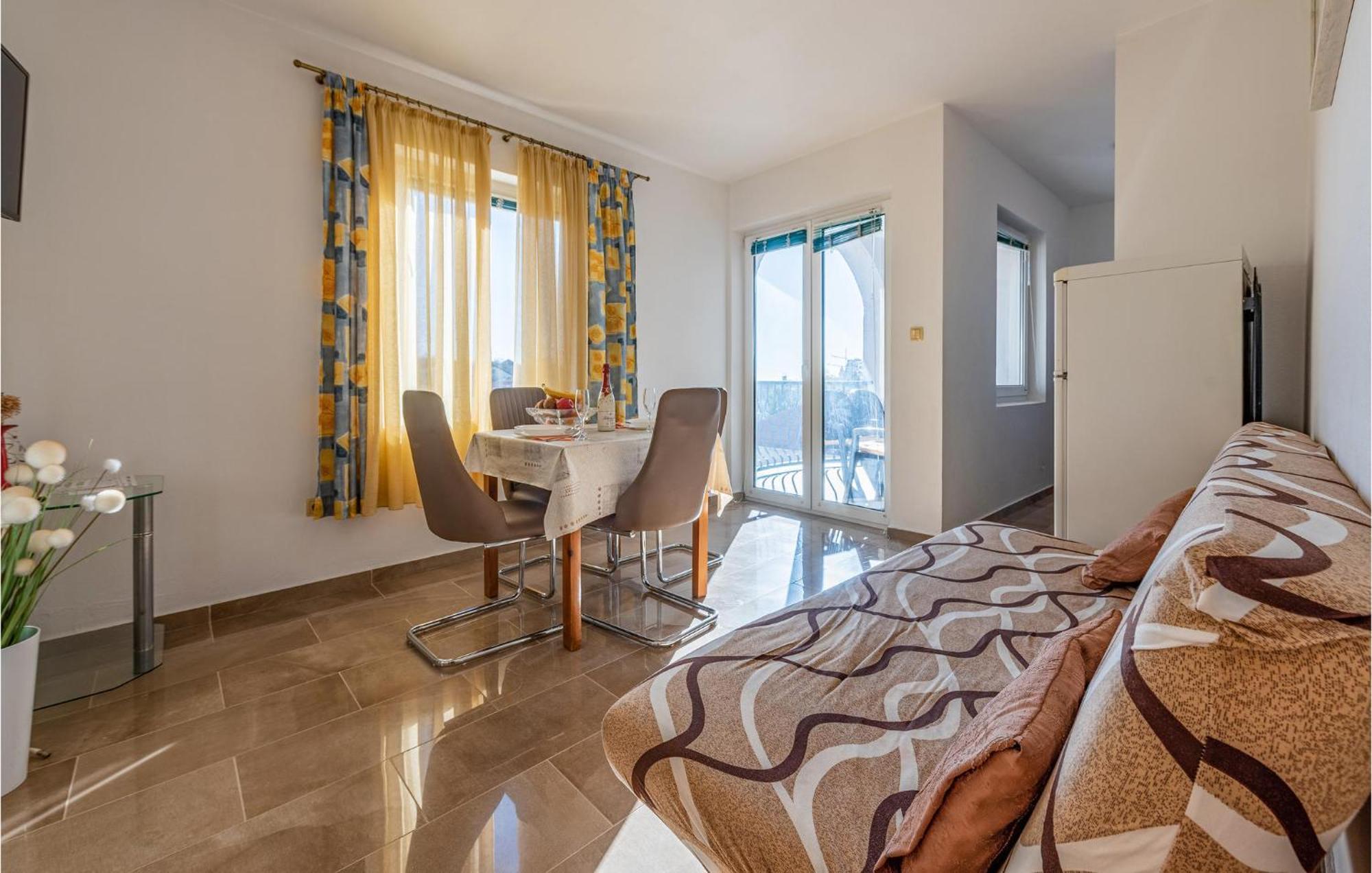 Amazing Apartment In Pakoštane Exterior foto
